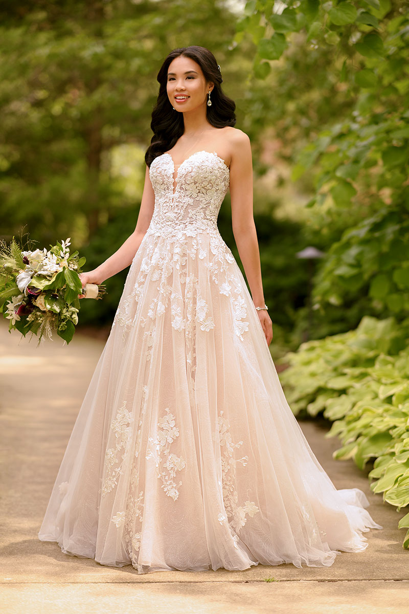 Sleeveless Wedding Dresses in Eagan, MN | Luxe Curvy Bridal Boutique